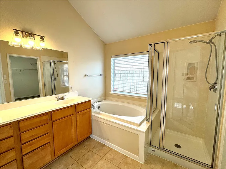 3011 Sunchase Ct — Photo 13