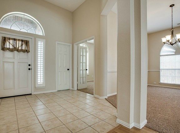 4th image of 3817 Saint Andrews Dr