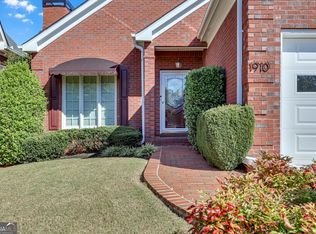 1910 Stockton Walk Ln, Snellville, GA 30078
