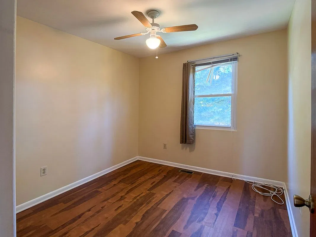 3 bed, 1.5 bath, 1130 sqft, $2,700 — Photo 3