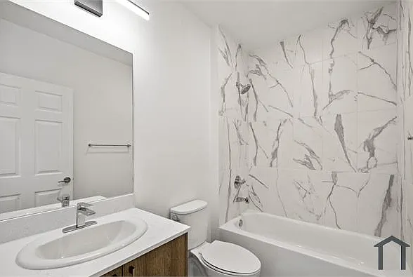 2 bed, 760 sqft, $2,300 — Photo 3