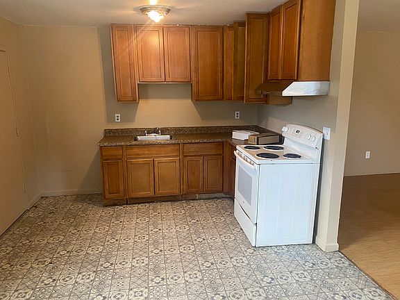 2nd image of 606 N Golden Gate Ave