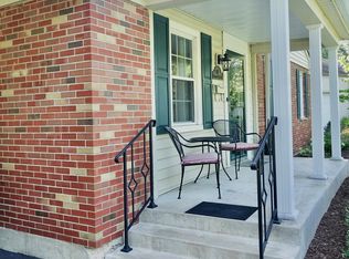 19 Chestnut Hill Ln, Saint Louis, MO