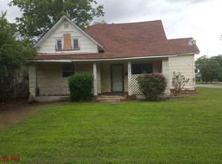 231 E Kansas St, Walters, OK 73572