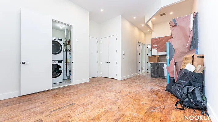 Rented by Nooklyn NYC LLC | media 58