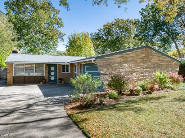 2481 Brantwood Dr, Westlake, OH 44145
