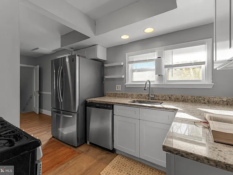 4517 Woodlea Ave — Photo 9