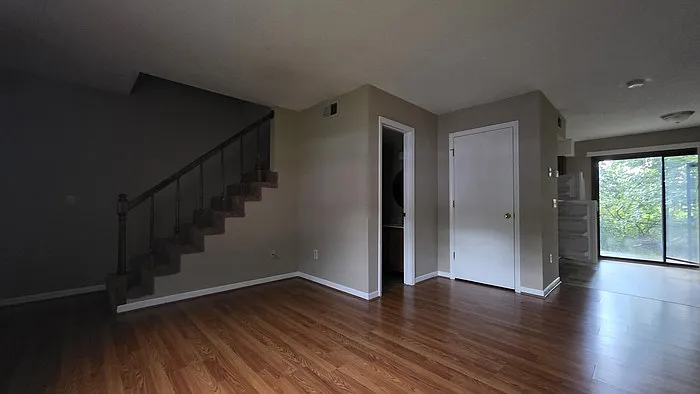 1507 Linden St #14 — Photo 2