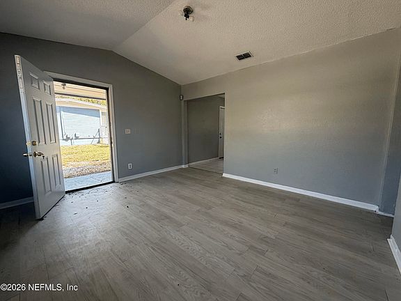 2nd image of 1932 MACLEAN Road