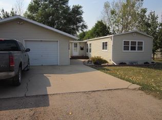 1506 46th St SE, Minot, ND 58701