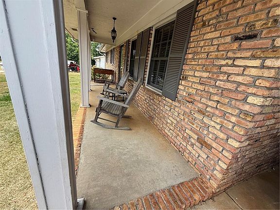 2nd image of 2411 Thrasher Rd