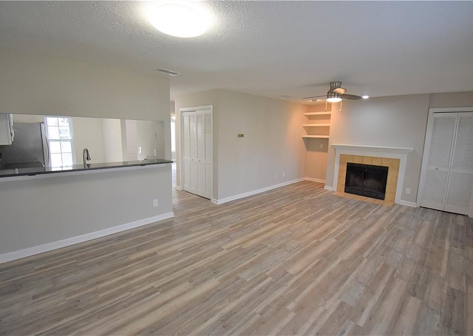 1st image of 400 Teal Ct