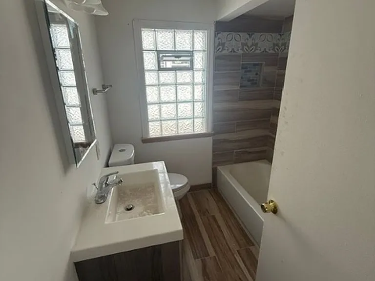 4619 W Fond Du Lac Ave — Photo 4