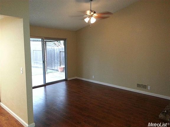 3rd image of 1176 Meadow Gate Dr