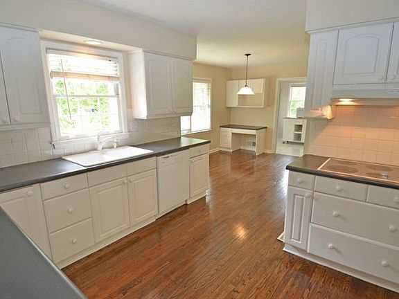 5th image of 3804 Allsborough Dr