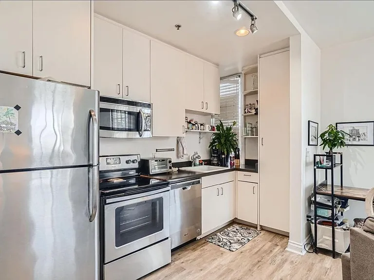 702 Ash St #203 — Photo 11