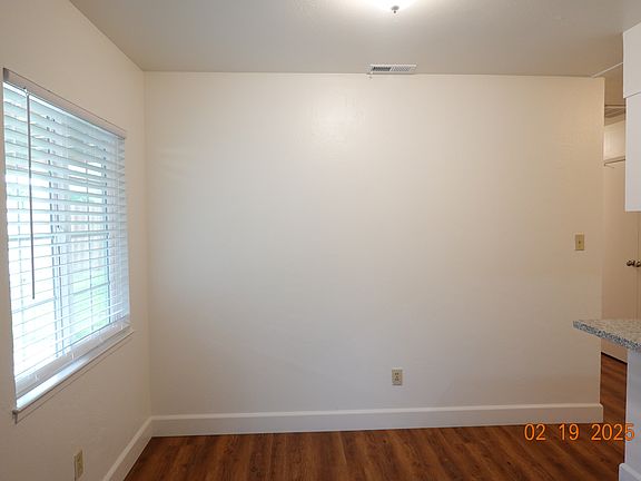 4th image of 3726 Elkhorn Blvd