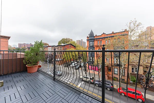 Rented by Keyo  | media 9