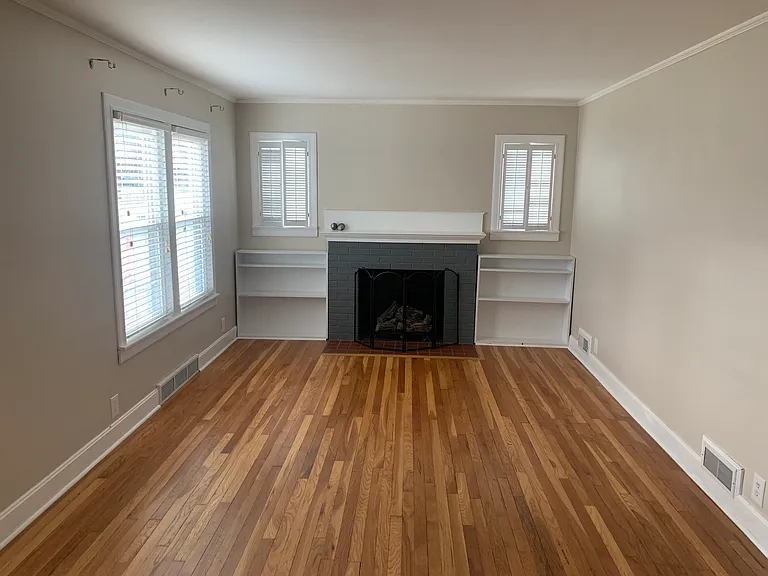 118 E Pearl St — Photo 2