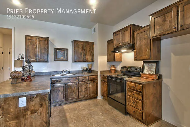 282 N Ferrel St — Photo 11