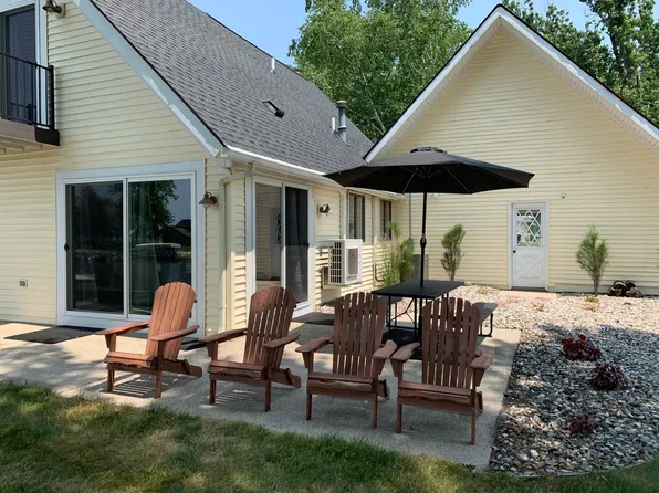 12531 Park Dr, Wayland, MI 49348