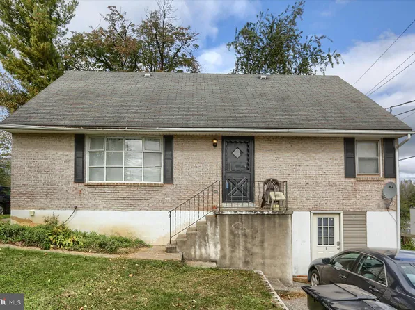 564 Walton Ave, Hummelstown, PA 17036