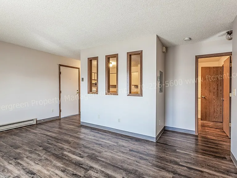 348 Terri Dr — Photo 4