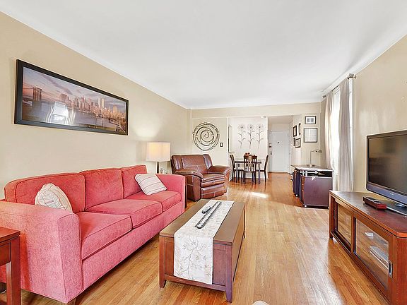4th image of 61 Oliver St APT 1B