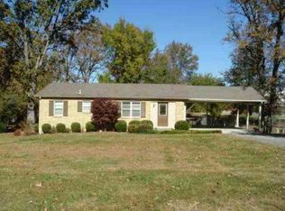 1003 Oak Grove Cir, Benton, KY 42025