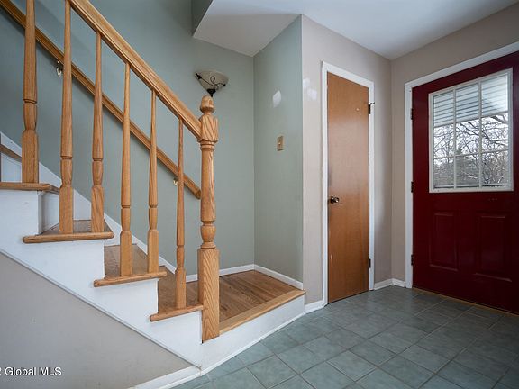 3rd image of 21 Concord Dr