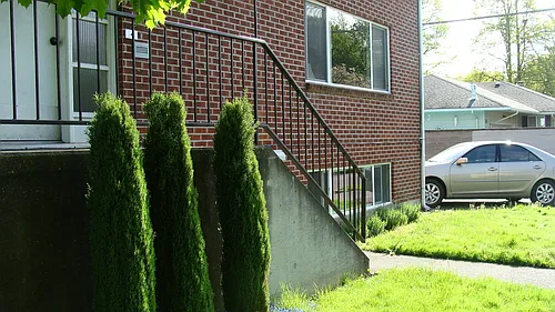 1944 Hudson St Photo 1