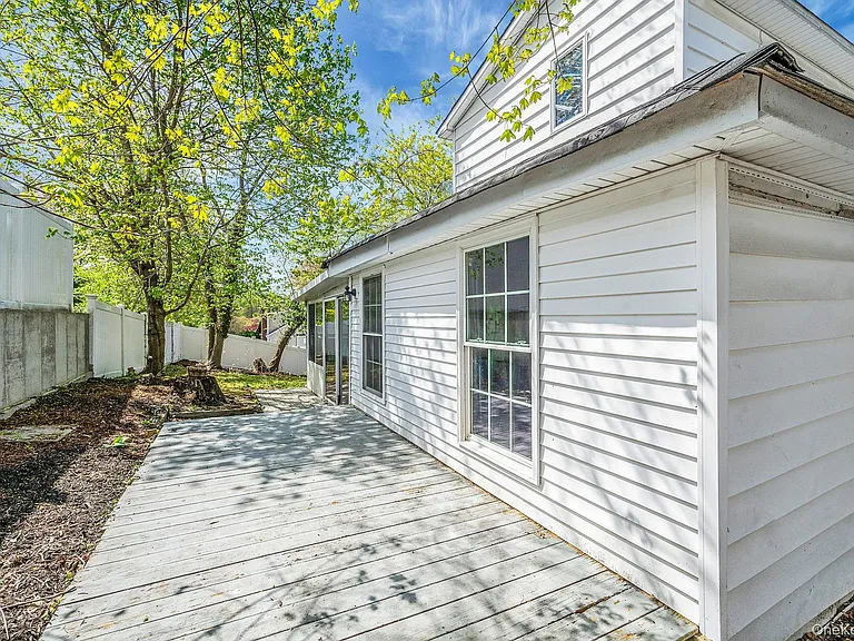 93 Maple Rd — Photo 6