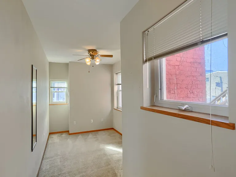2810 Sarah Street — Photo 25