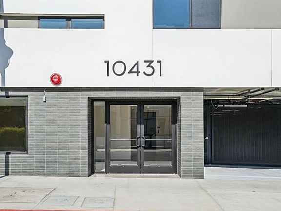 2nd image of 10431 Santa Monica Blvd #602