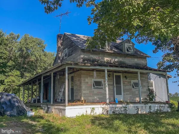 40 Chestnut Grove Rd, Shippensburg, PA 17257