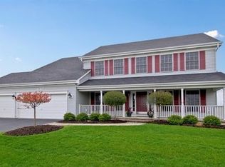 38W331 Callighan Pl, Geneva, IL 60134