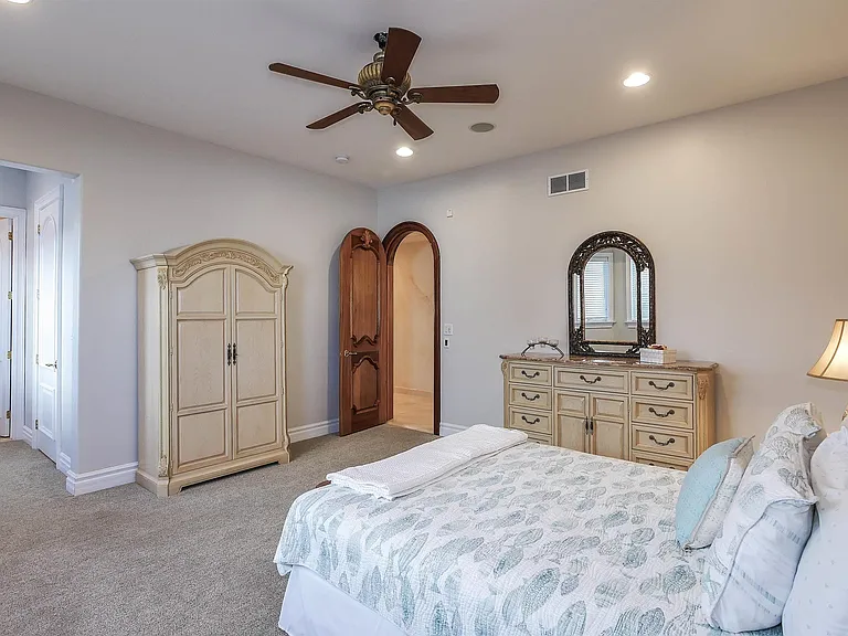 530 W Shore Dr — Photo 20