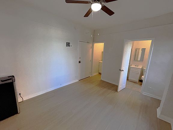 5th image of 3316 San Marino St APT 206