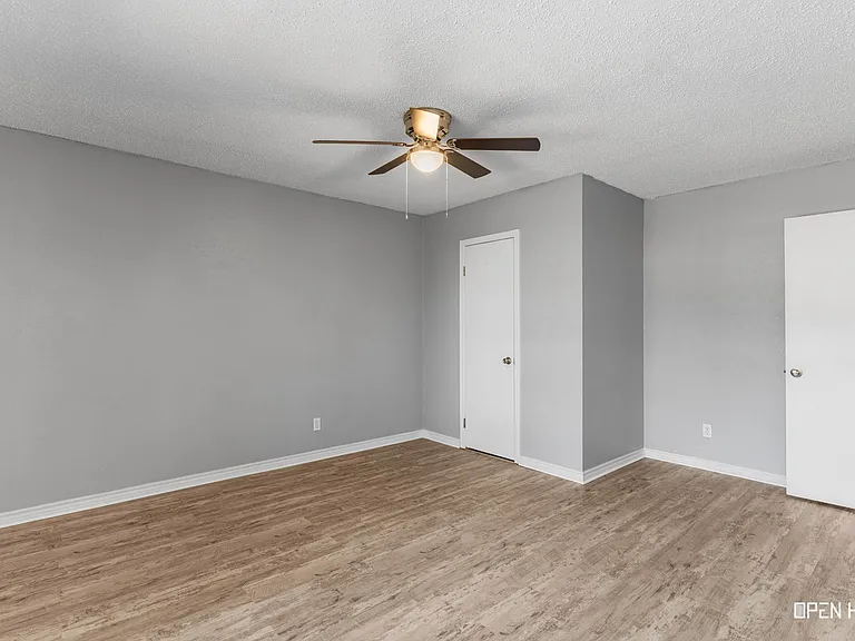 216 Dirks Dr — Photo 17