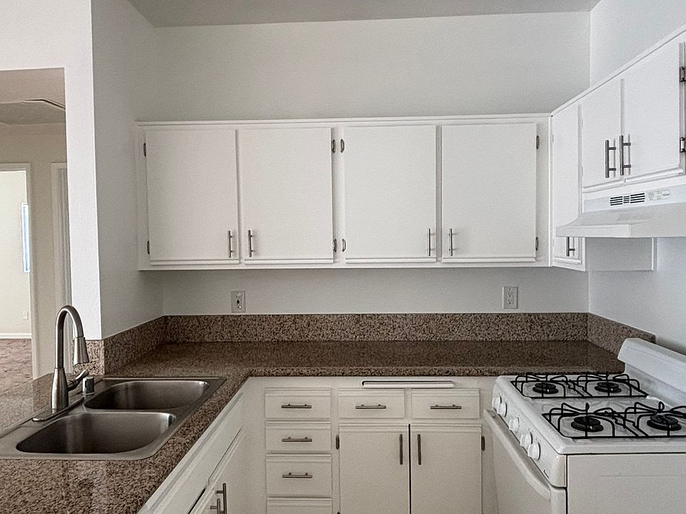 Nice Bright Kitchen