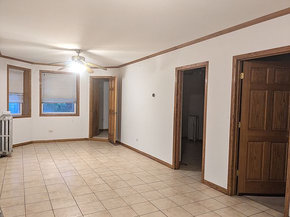 5th image of 3919 N Oakley Ave