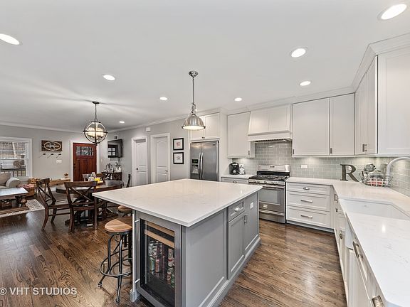 5th image of 641 S Highland Ave