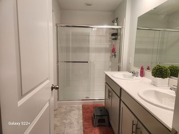 5th image of 225 Sterndale Dr