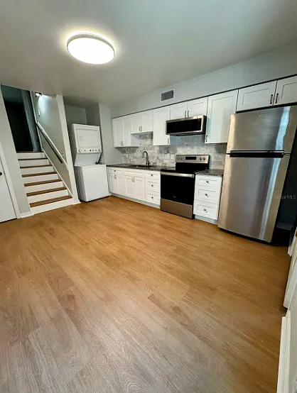 Kitchen and Washer Dryer