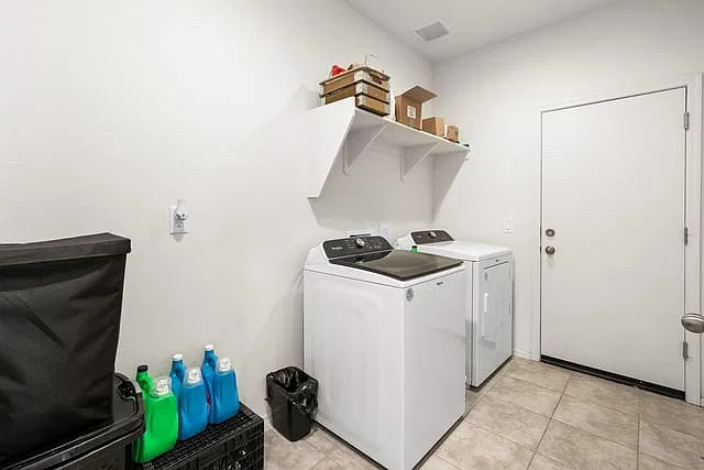 4 bed, 2137 sqft, $2,900 — Photo 3