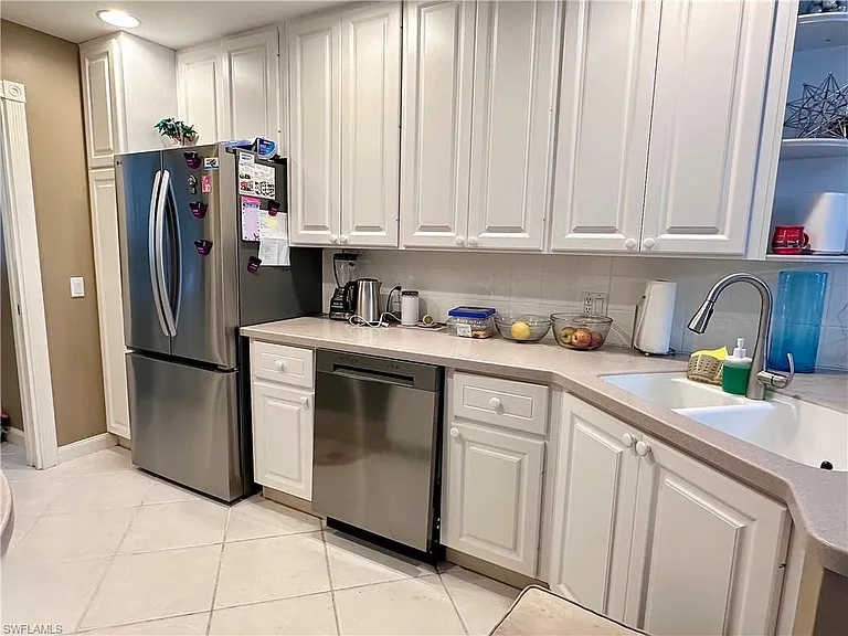 5601 Cove Cir — Photo 18