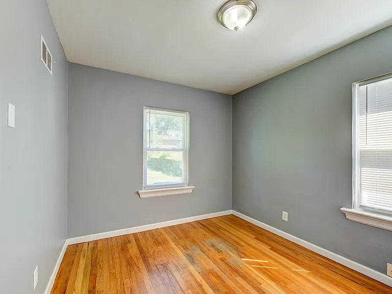 7865 Wayne Ave — Photo 13