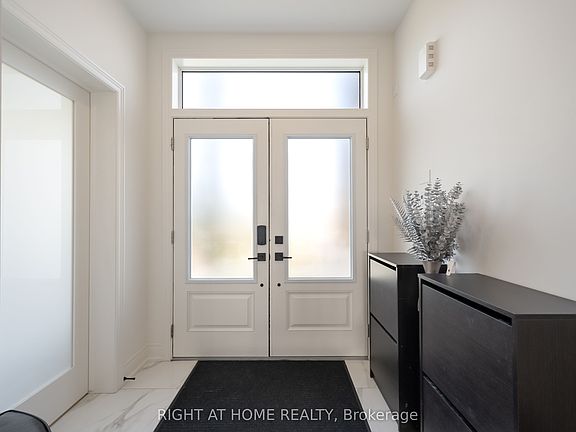 5th image of 34 Hampshire Pl