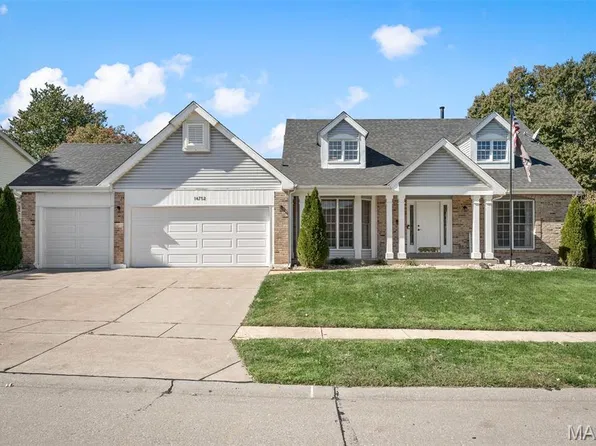 16752 Stanford Place Dr, Florissant, MO 63034