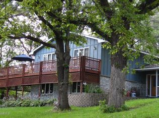 2415 Island View Dr, Albert Lea, MN 56007